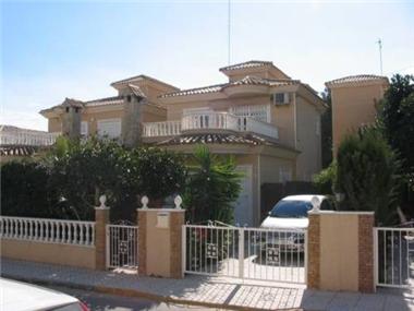 Villa for sale in Urbanizacion Villa Martin (Valencia)