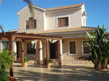 Detached Villa for sale in Phrenaros (Famagusta)