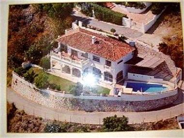 Villa for sale in La Duquesa (Andalucia)
