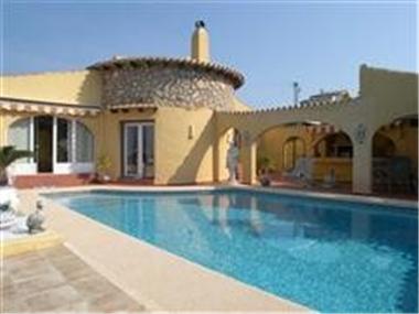 Villa for sale in Pego (Valencia)