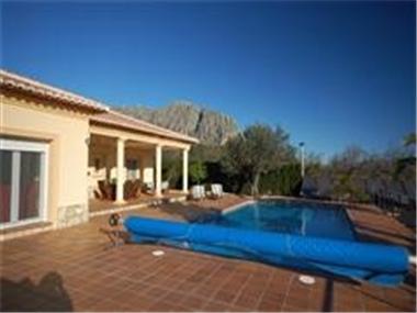 Villa for sale in Beniarbeig (Valencia)