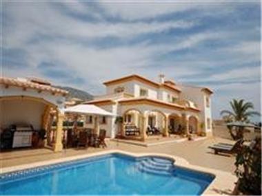 Villa for sale in Beniarbeig (Valencia)