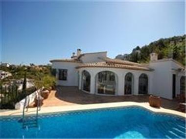 Villa for sale in Pego (Valencia)