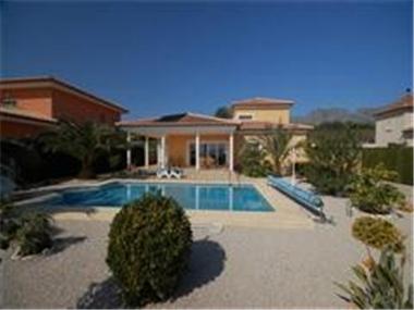Villa for sale in Beniarbeig (Valencia)