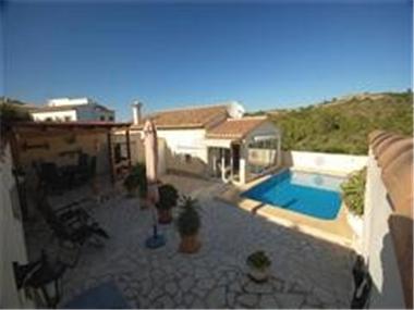 Villa for sale in Rafol de Almunia (Valencia)