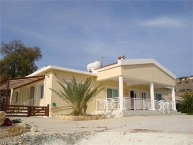 Detached Bungalow for sale in Nata (Paphos)