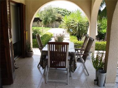 Detached Bungalow for sale in Phinikaria (Limassol)