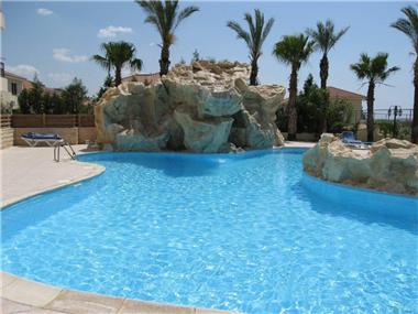 Apartment for sale in Oroklini