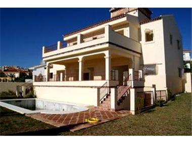Villa for sale in Calahonda (Andalucia)