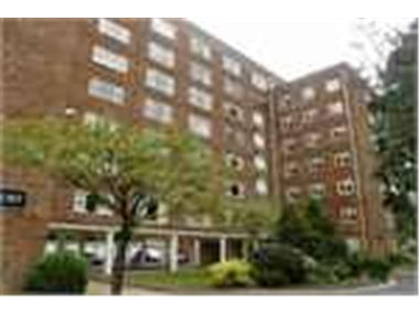 Apartment for sale in County of Surrey (England)