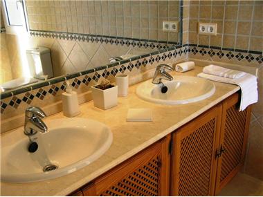 Villa for sale in Sotogrande (Andalucia)