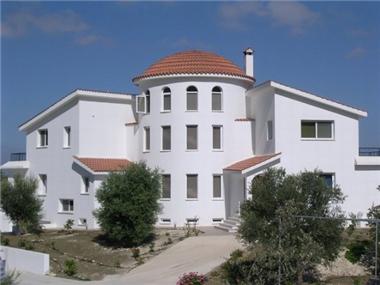 Villa for sale in Peristerona (Paphos)