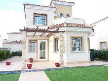 Villa for sale in Guardamar de la Segura (Valencia)