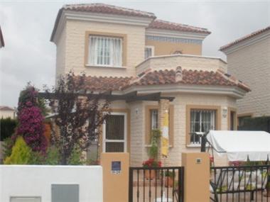 Villa / Detached for sale in El Raso (Castille and Leon)