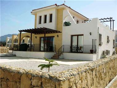 Villa for sale in Ayios Amvrosios (Kyrenia)