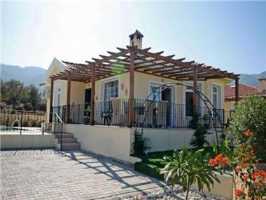 Bungalow for sale in Karsiyaka (Kyrenia)