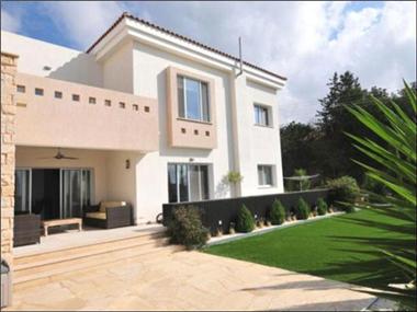 Villa for sale in Armou (Paphos)