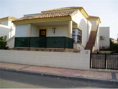 Villa for sale in Algorfa (Valencia)