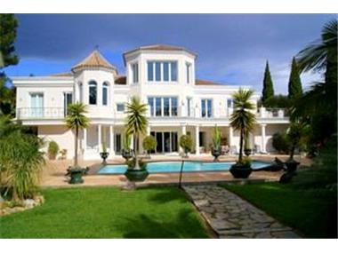 Villa for sale in El Paraiso (Andalucia)