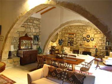 Detached Village House for sale in Prastio (Limassol)