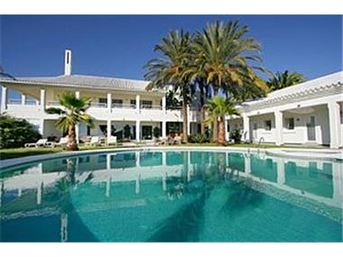 Villa for sale in Estepona (Andalucia)