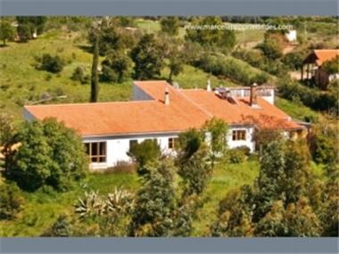 House for sale in Mexilhoeira Grande (Faro)