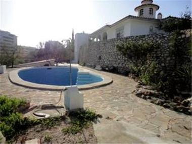 Villa for sale in La Duquesa (Andalucia)