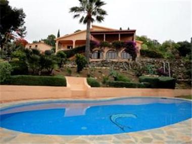Villa for sale in La Duquesa (Andalucia)