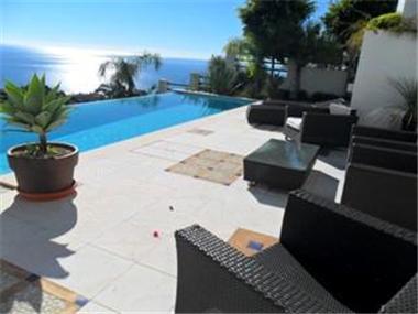 Villa for sale in La Duquesa (Andalucia)
