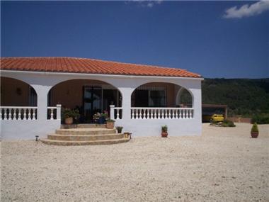 Villa for sale in Beniganim (Valencia)