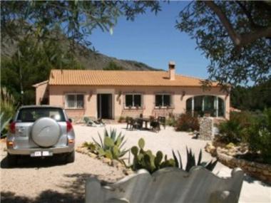 Villa for sale in Benichembla (Valencia)
