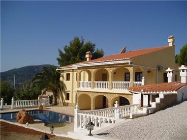 Villa for sale in Oliva (Valencia)