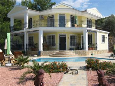 Villa for sale in Uzumlu (Mugla)