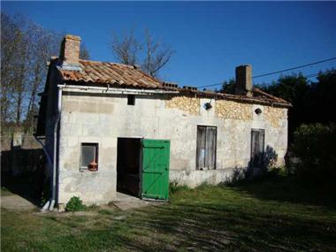 Renovation for sale in Montguyon (Poitou-Charentes)