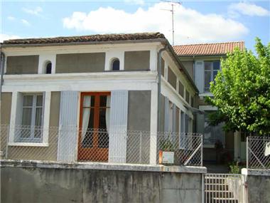 House for sale in Clerac (Poitou-Charentes)