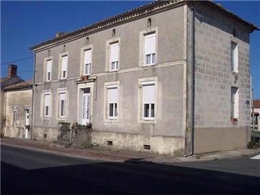House for sale in Montlieu-la-Garde (Poitou-Charentes)