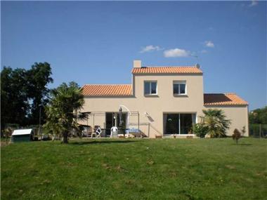 House for sale in Payre-sur-Vendee (Region Pays de la Loire)