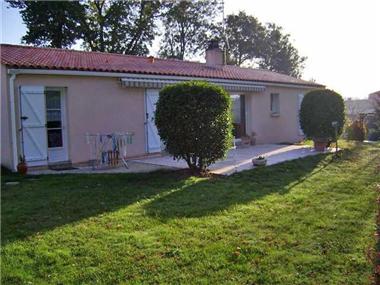 House for sale in Landeronde (Region Pays de la Loire)