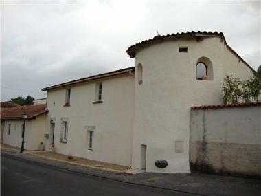 House for sale in Chalais (Poitou-Charentes)