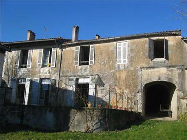 House for sale in Montlieu-la-Garde (Poitou-Charentes)