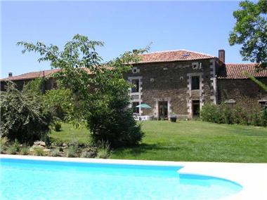 Gite for sale in Montemboeuf (Poitou-Charentes)