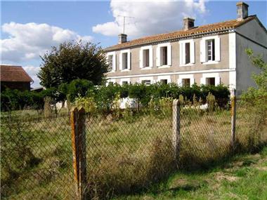 Farm for sale in Montguyon (Poitou-Charentes)