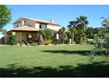House for sale in Uzes (Languedoc-Roussillon)