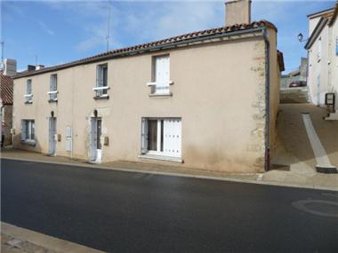Business for sale in Airvault (Poitou-Charentes)