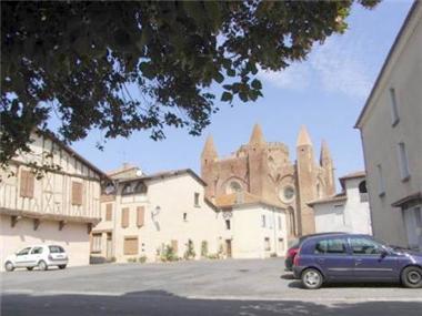 Apartment       for sale in Simorre (Midi-Pyrenees)