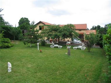 Villa for sale in Sauveterre (Midi-Pyrenees)