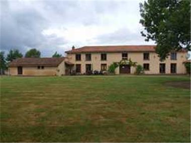 G�te for sale in Confolens (Poitou-Charentes)