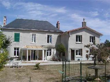 Stone House for sale in Civray (Poitou-Charentes)