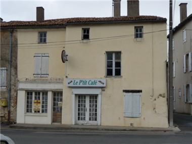 Old House for sale in Airvault (Poitou-Charentes)