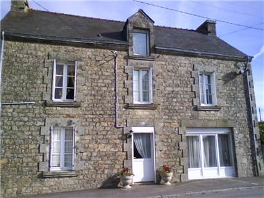 House for sale in Ploerdut (Brittany)